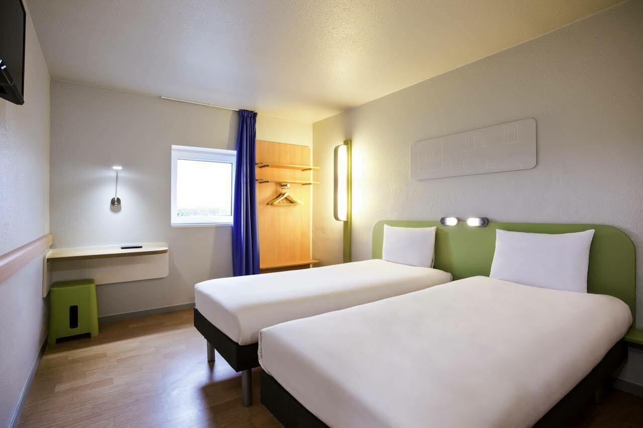 Ibis Budget Grigny Centre Exteriör bild